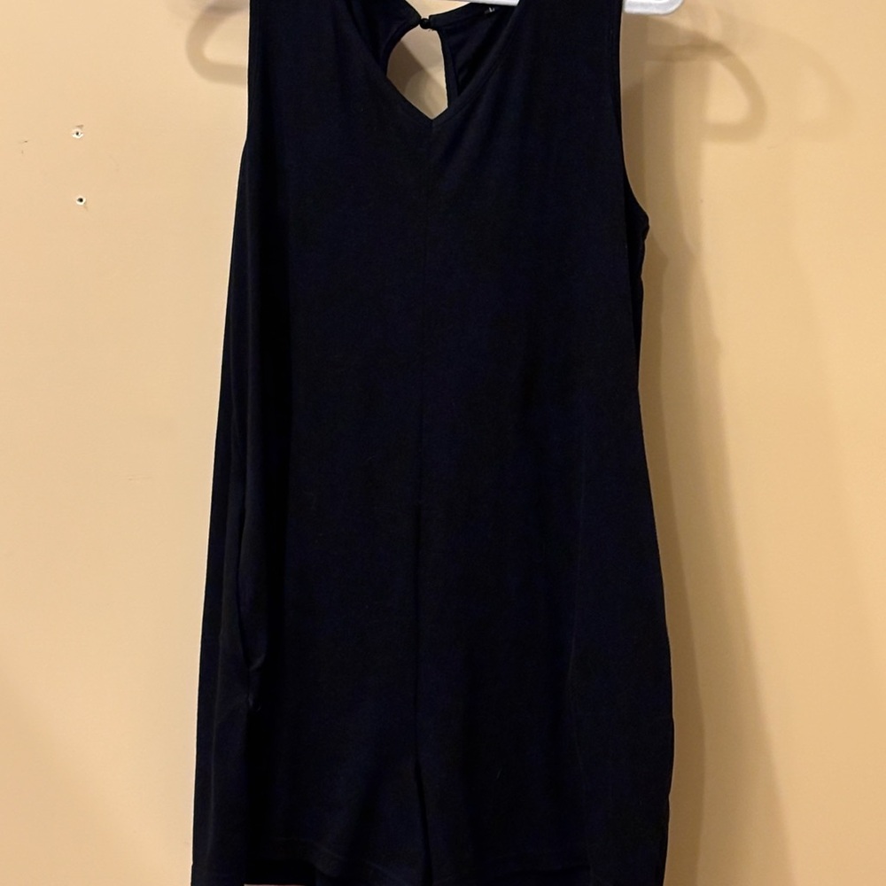 Sleeveless V-Neck Black Romper with Pocket Size L - Picture 2 of 5